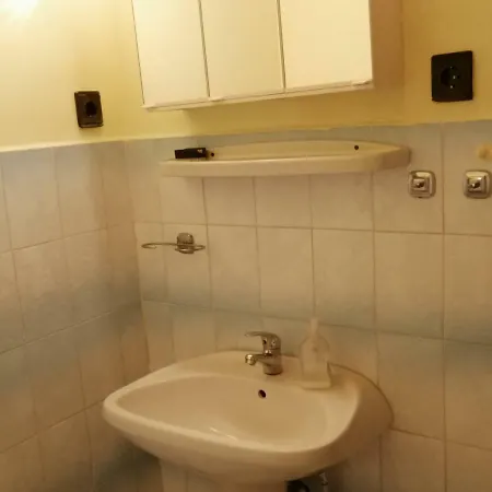 In 38062 Apartment *